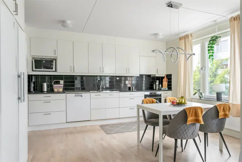 Apartment, 5 rooms, 98 m²