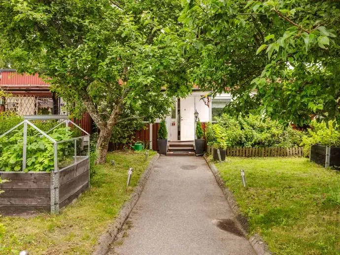 Semi-detached/terraced, 5 rooms, 124 m²