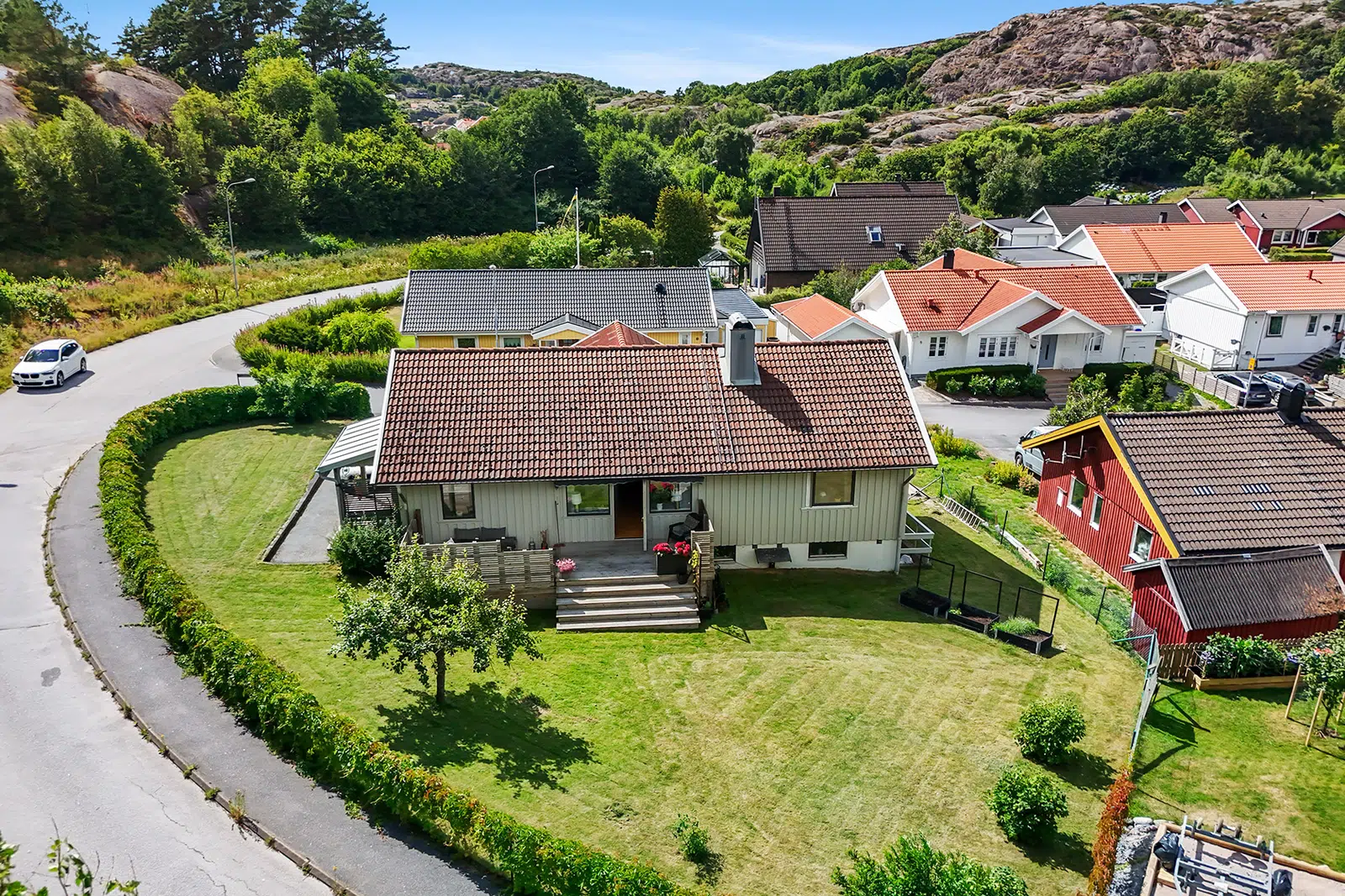 Bild 1 av 33 på Blåklintsvägen 1