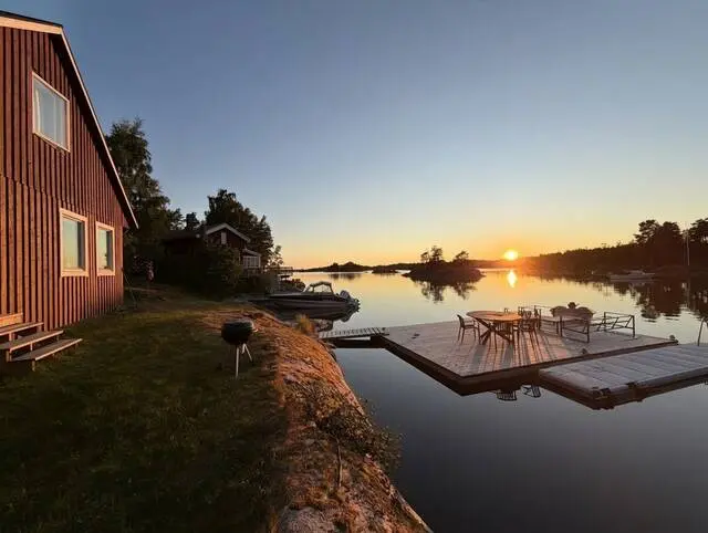 Bild 1 av 21 på Västra Femöre Tallholmen 18