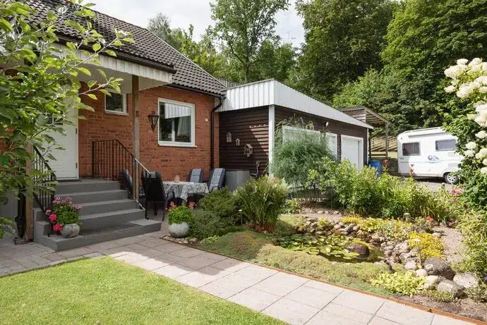 House, 4 rooms, 141 m² in Ekedalen