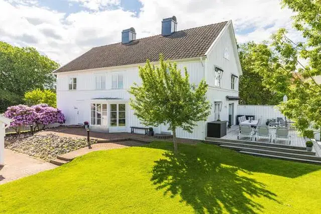 Villa, 7 rum, 292 m² i Tibro