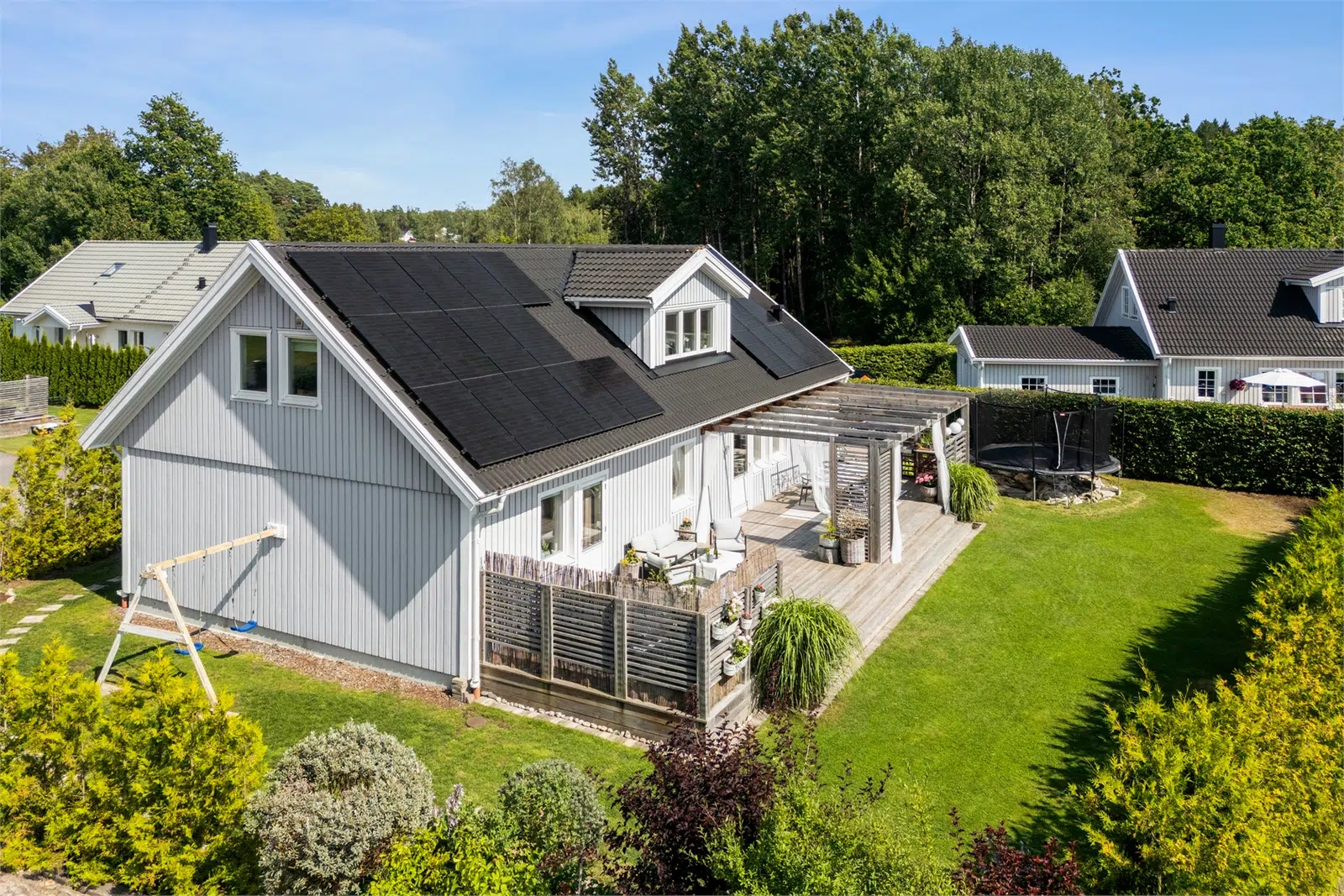 Bild 1 av 17 på Vikaredsvägen 16
