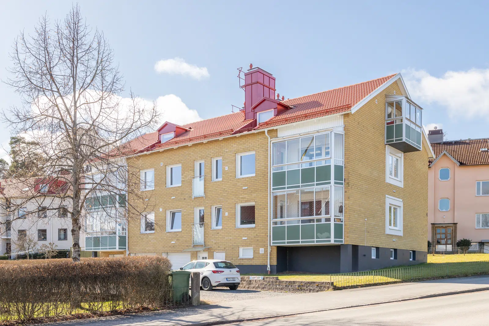 Bild 1 av 20 på Humlevägen 4