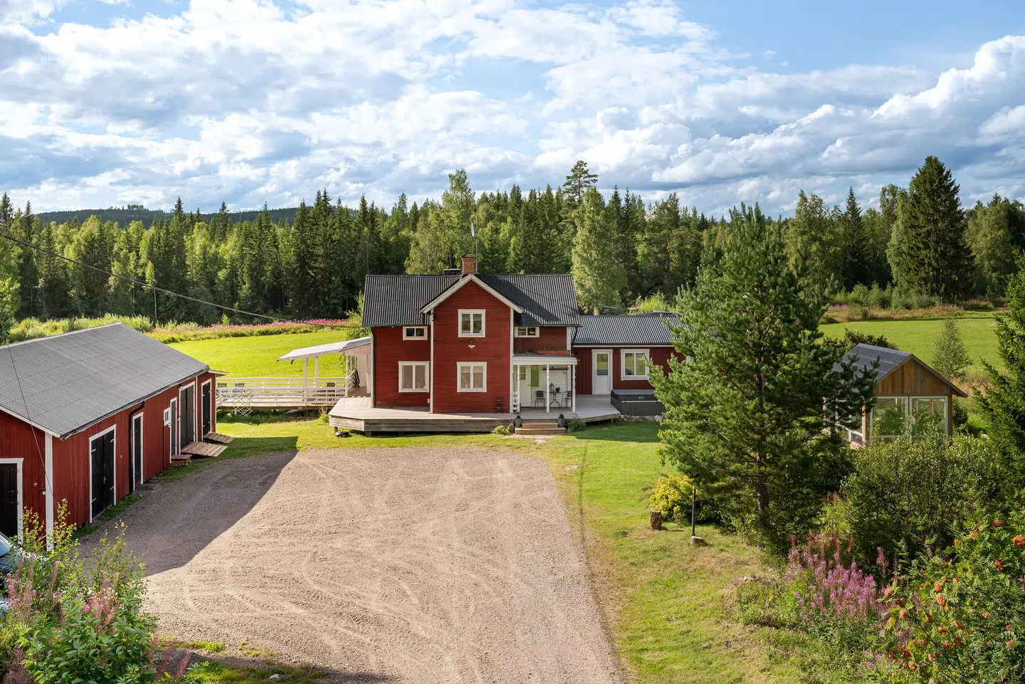 Image 1 of 41 of Långbo 710