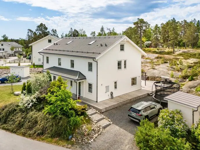 Image 1 of 21 of Örnklovägen 9B