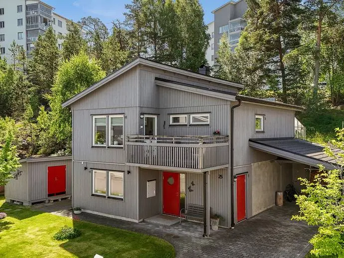 Bild 1 av 21 på Granbarrsgatan 25