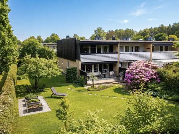 Semi-detached/terraced, 6 rooms, 147 m²