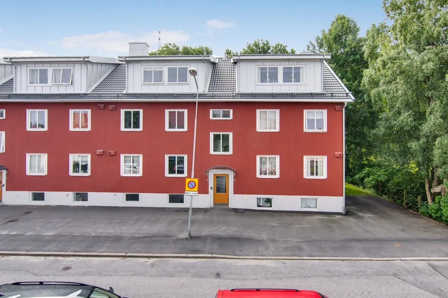 Image 1 of 32 of Östergatan 14