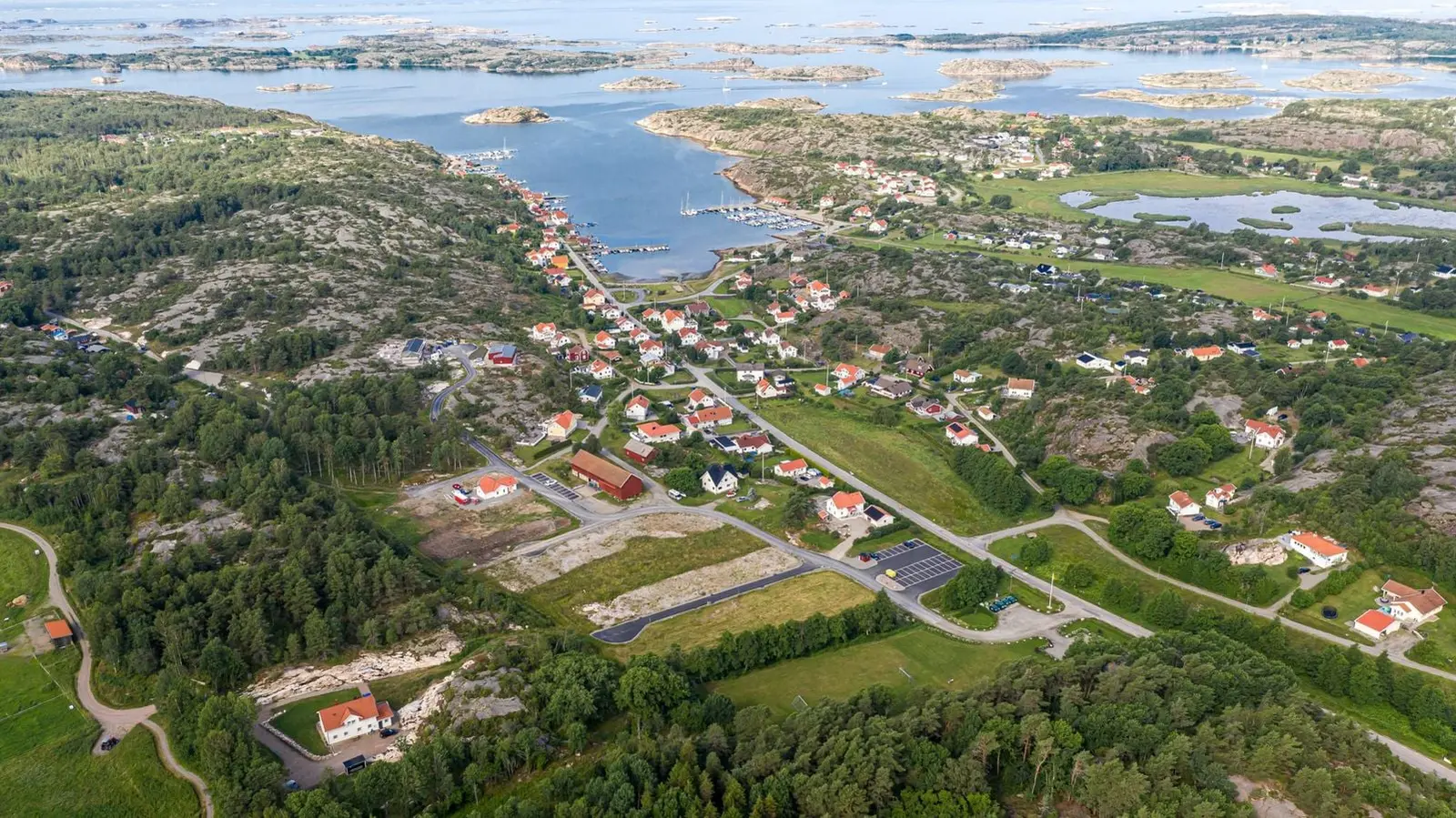 Image 1 of 1 of Viktors väg 7