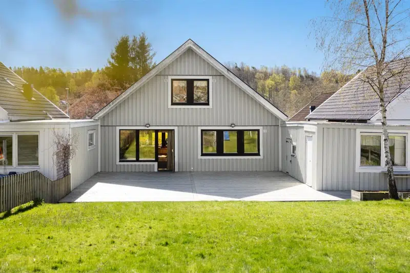 House, 5 rooms, 130 m² in Ale