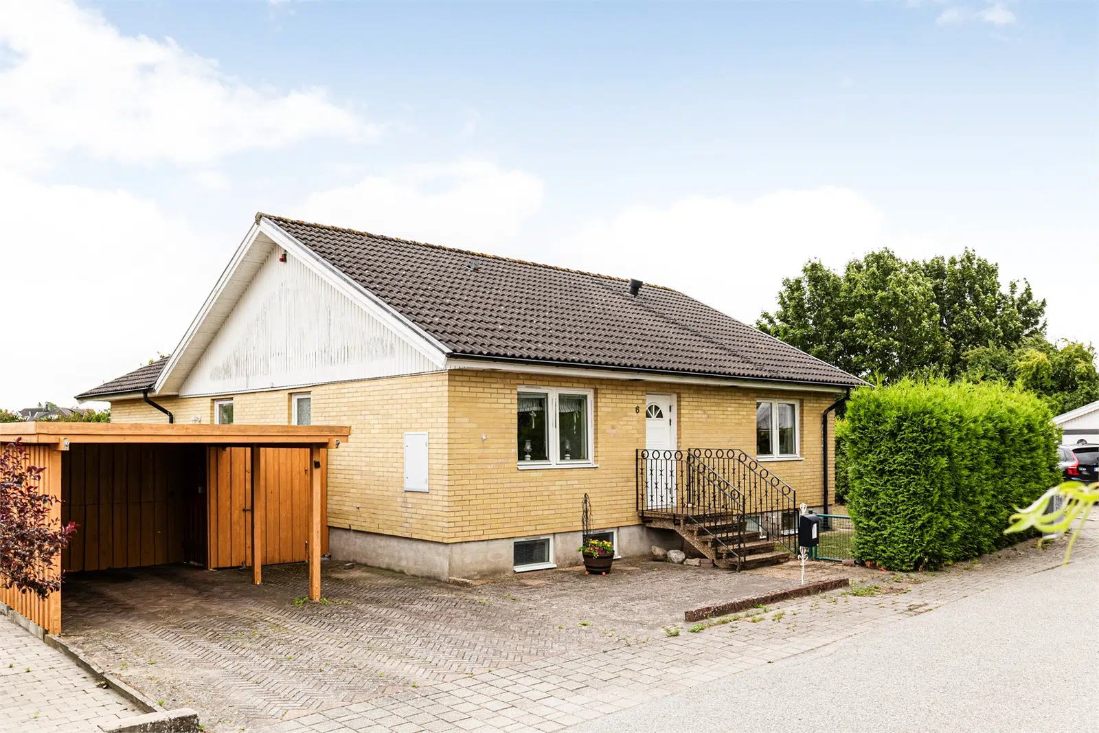 Bild 1 av 1 på Golfbollsvägen 6