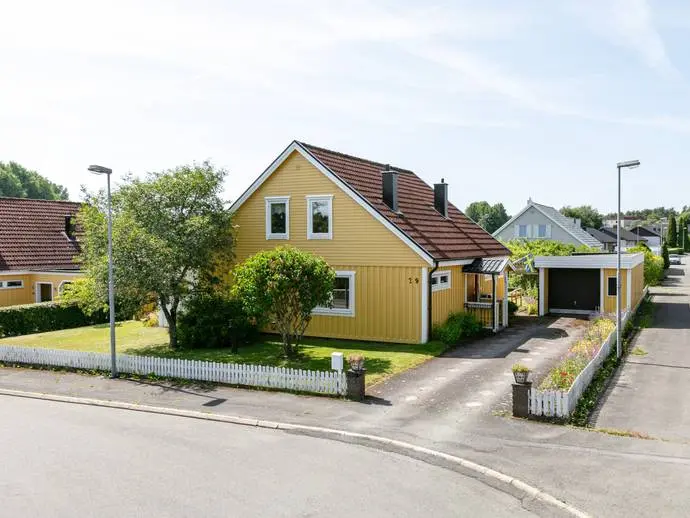 Image 1 of 21 of Lingonstigen 29