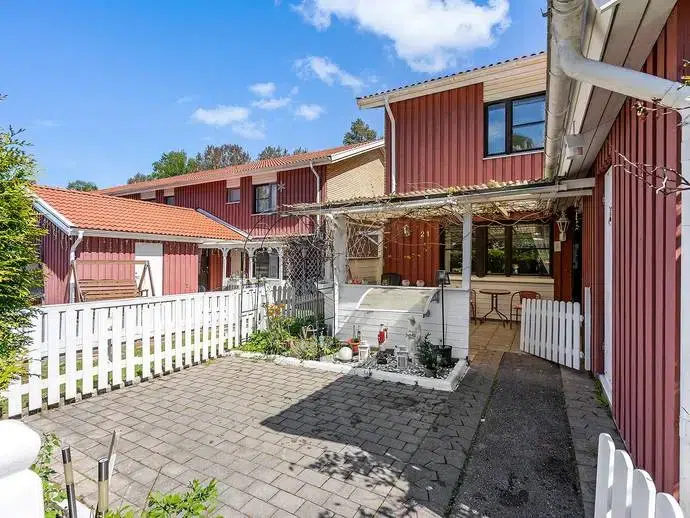 Semi-detached/terraced, 5 rooms, 130 m² in Södertälje