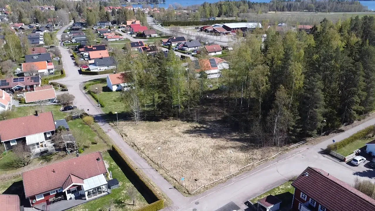 Bild 1 av 5 på Tomt i Ornäs
