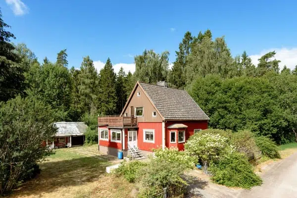 Image 1 of 36 of Bastuvägen