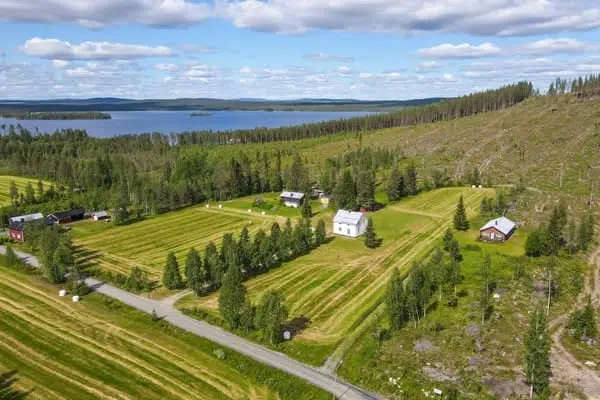 Image 1 of 41 of Näsudden