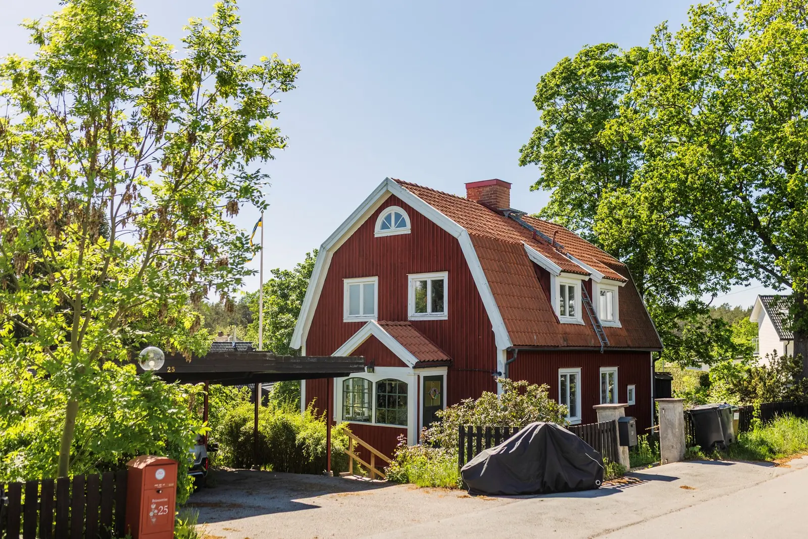 Bild 1 av 21 på Blåbärsvägen 27