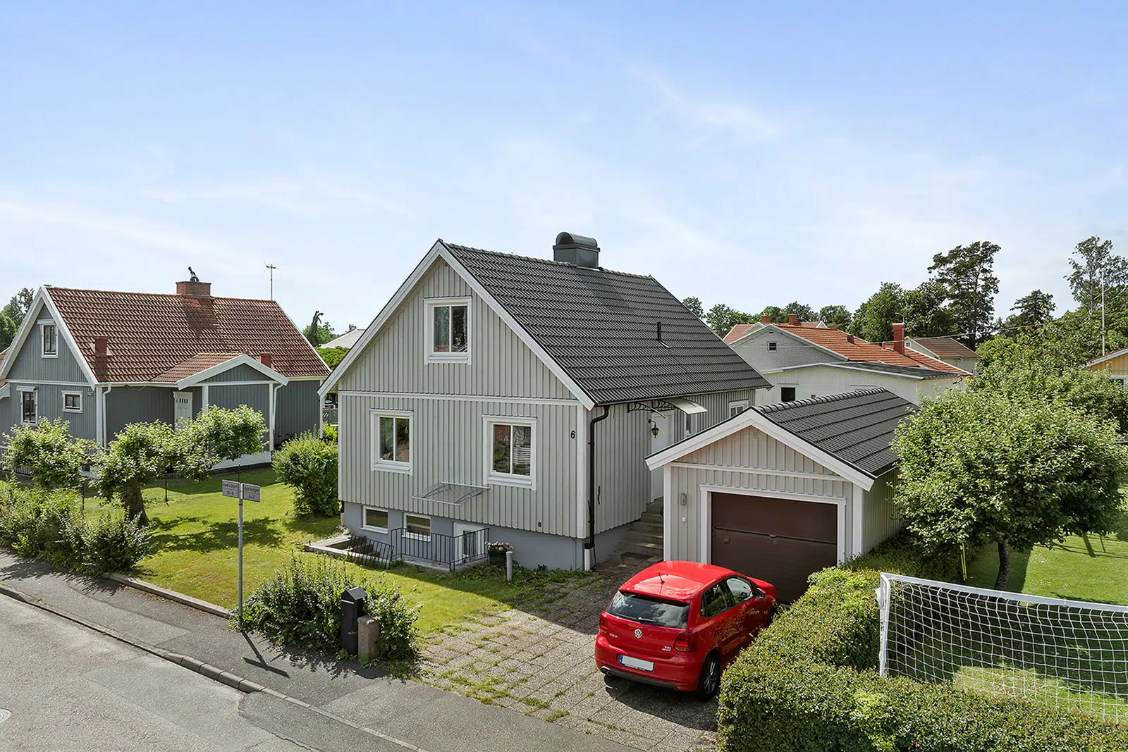 Image 1 of 21 of Apelvägen 6