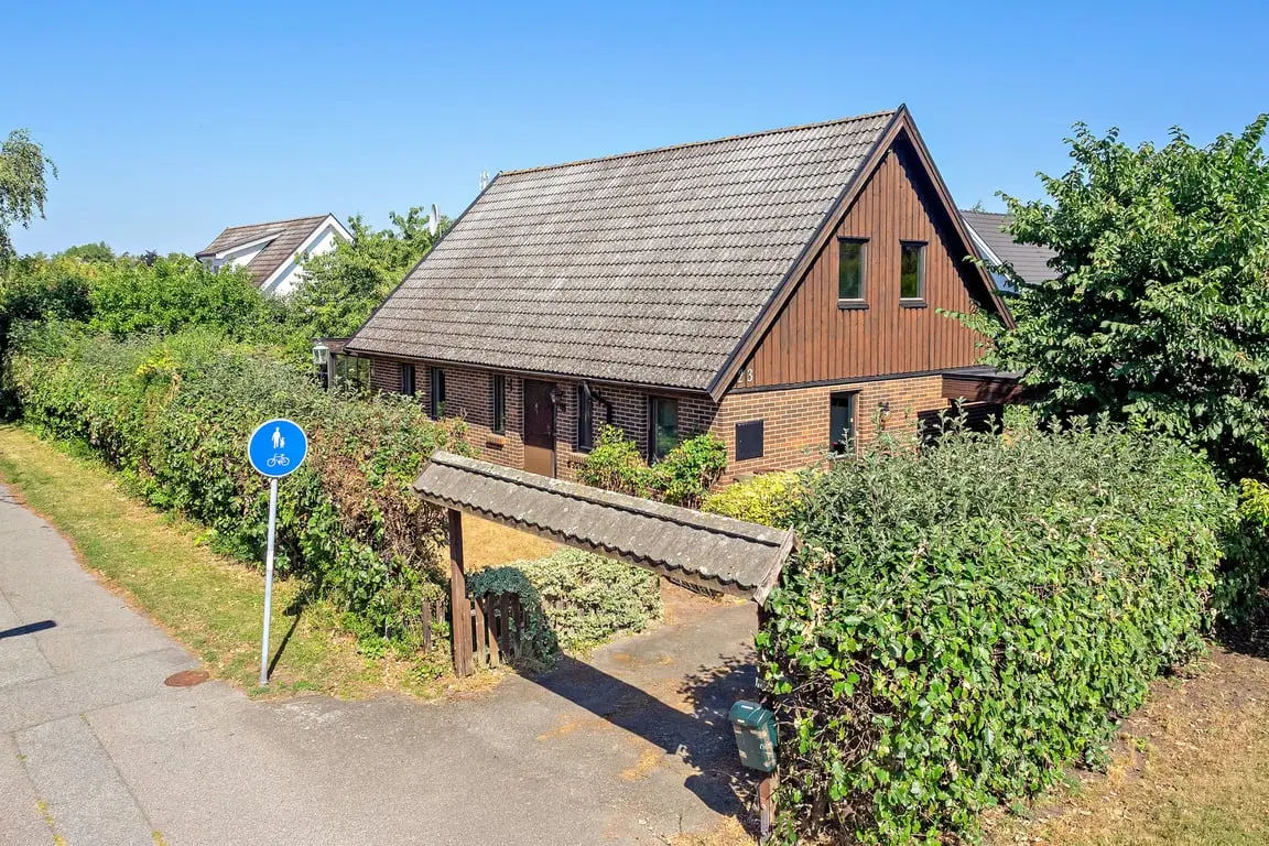 Image 1 of 4 of Ängsrovägen 23