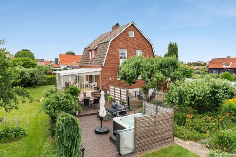 House, 5 rooms, 185 m² in Husensjö