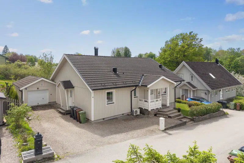 House, 5 rooms, 103 m² in Lilla Edet