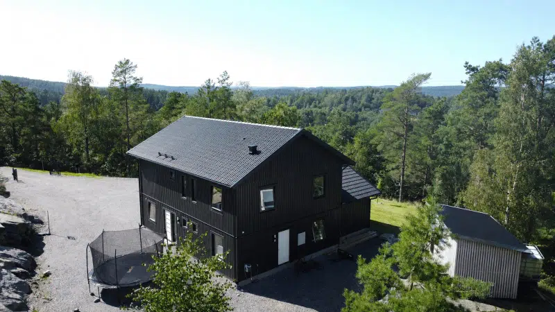 House, 6 rooms, 198 m² in Ale