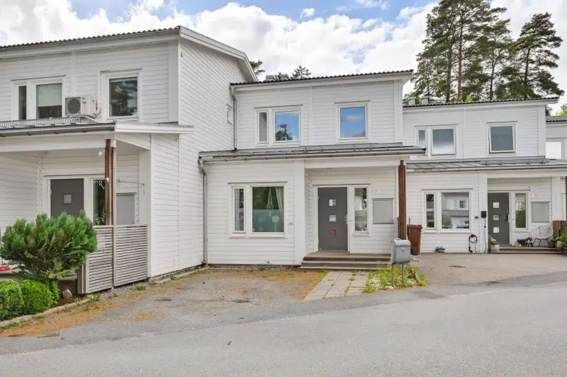 Semi-detached/terraced, 5 rooms, 120 m² in Upplands Väsby