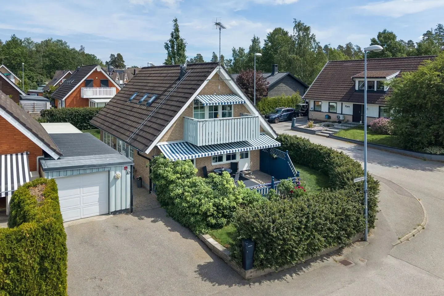 Bild 1 av 65 på Odonstigen 16