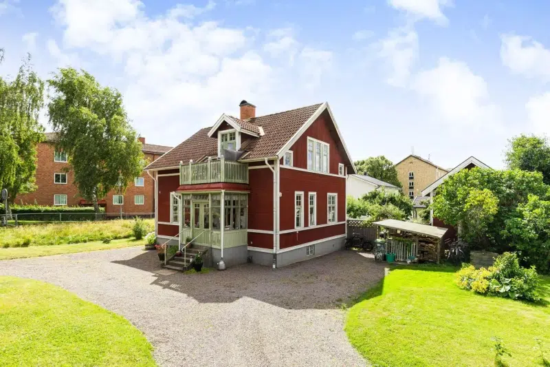 House, 4 rooms, 120 m² in Mjölby