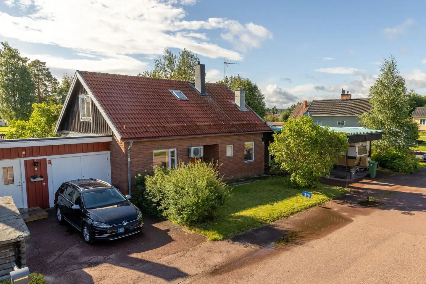 Bild 1 av 36 på Hansvägen 12