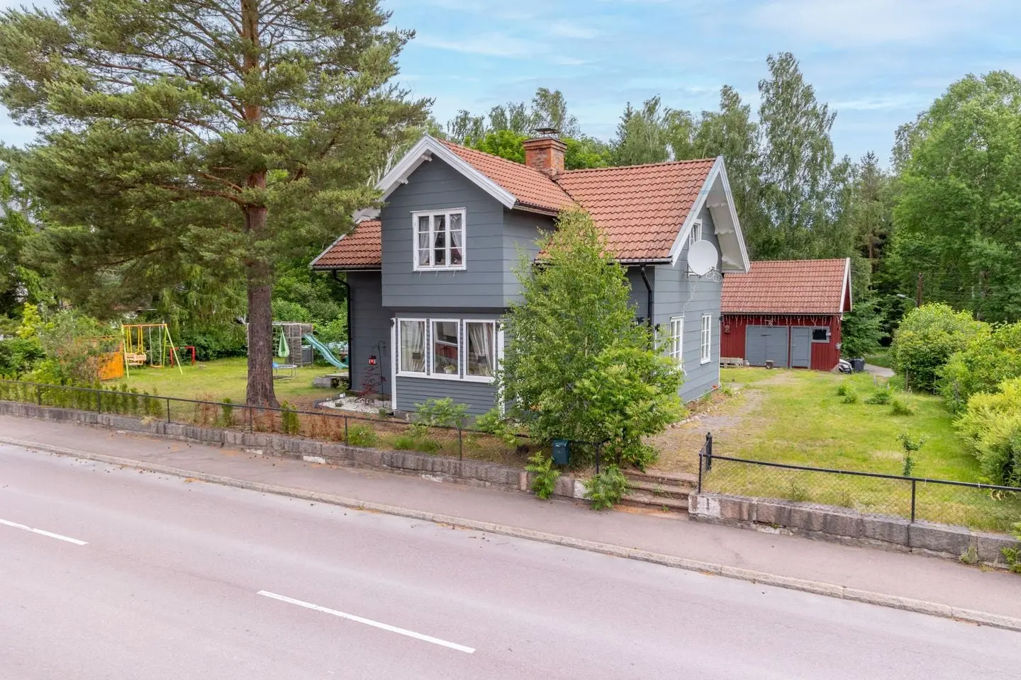 Bild 1 av 43 på Bruksgatan 24