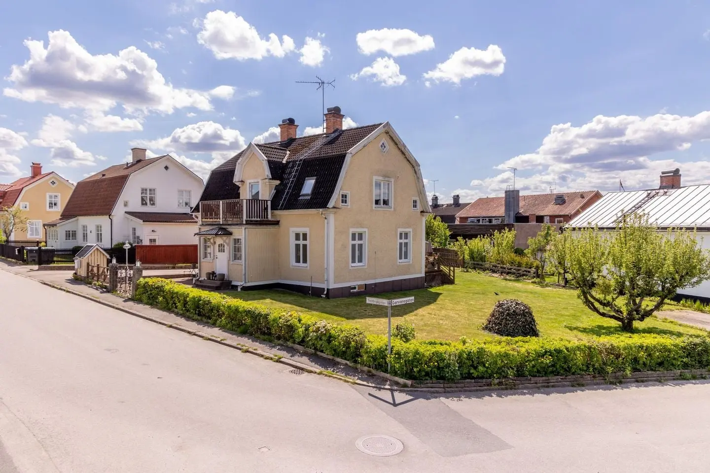 Bild 1 av 41 på Tallängsgatan 2