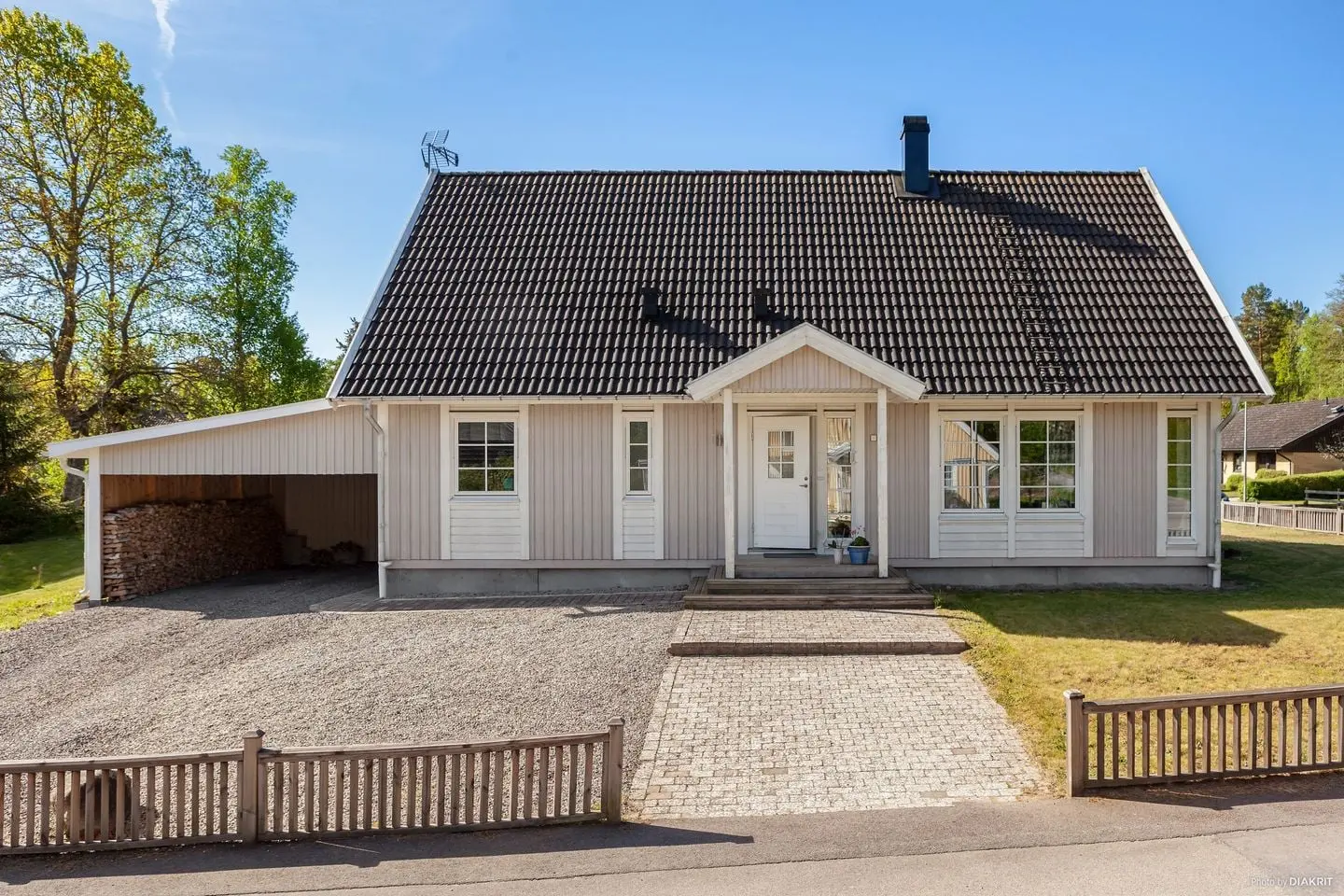 Bild 1 av 17 på Solrödsvägen 14