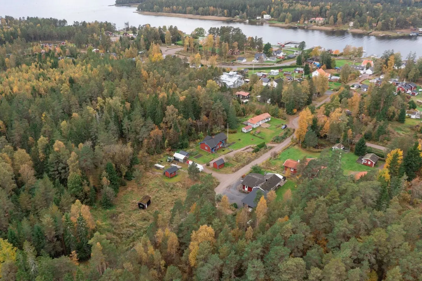 Image 1 of 13 of Ålgränd