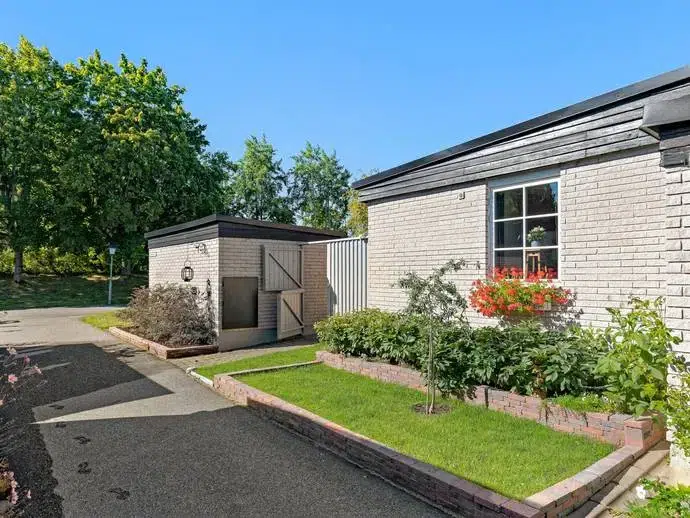 Semi-detached/terraced, 4 rooms, 111 m²