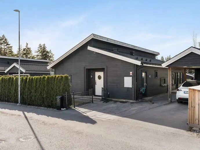 Image 1 of 21 of Tibble Skogsväg 3