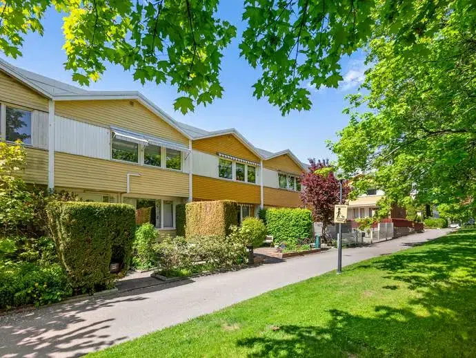 Par-/radhus, 6 rum, 114 m²