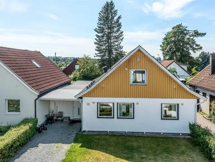 Image 1 of 21 of Lorensbergsvägen 96