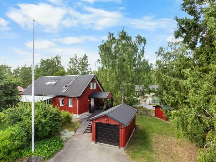 Bild 1 av 21 på Kärrtuvevägen 2