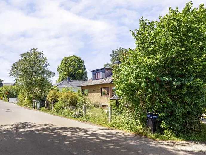 Bild 1 av 21 på SJÖDIKENVÄGEN 101-1