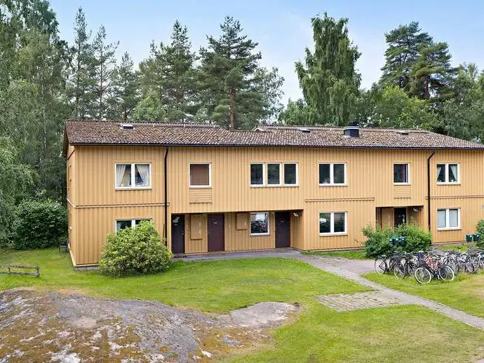 Apartment, 3 rooms, 100 m²