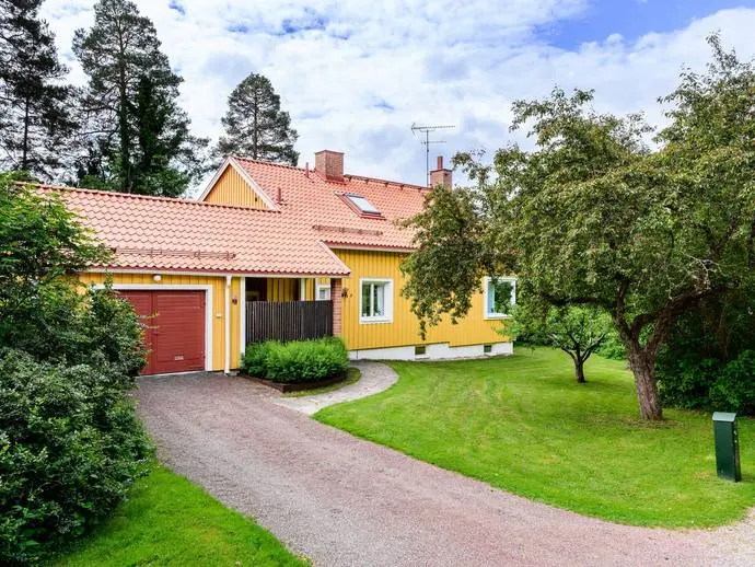 Bild 1 av 21 på Gahns väg 4F