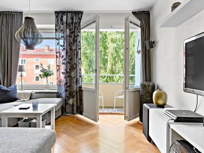 Bild 1 av 19 på Riddaregatan 18B