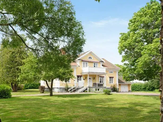 House, 8 rooms, 293 m² in Torsaker