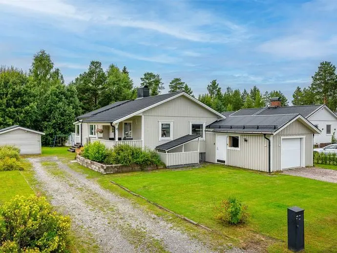 Bild 1 av 21 på Kvistvägen 9