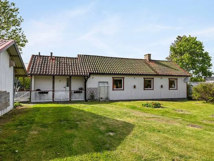 Image 1 of 21 of Restadvägen 6