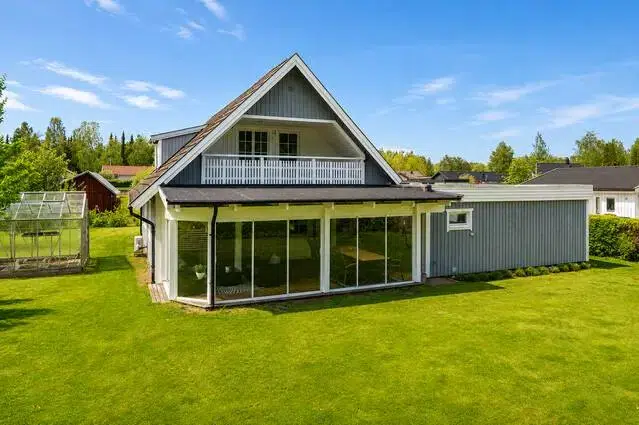 Villa, 8 rum, 208 m² i Tibro