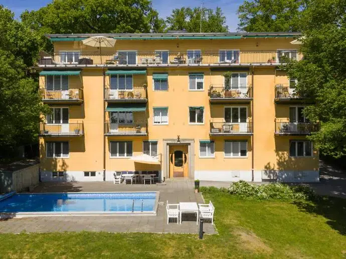 Lägenhet, 7,5 rum, 215 m²