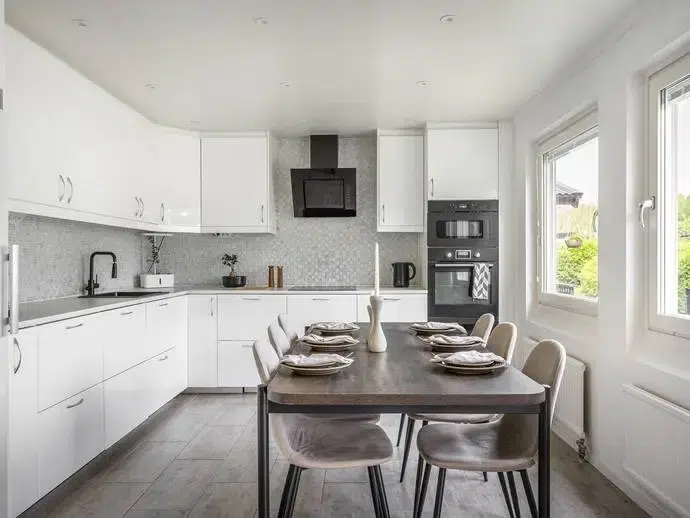 Apartment, 3 rooms, 93 m² in Salem